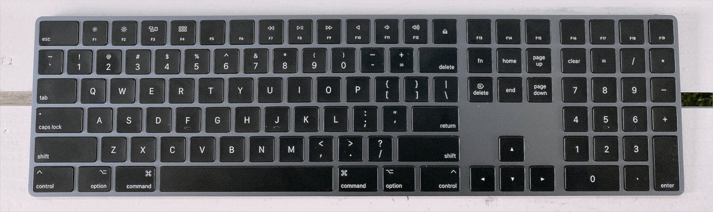 Magic Keyboardのスペースグレイ